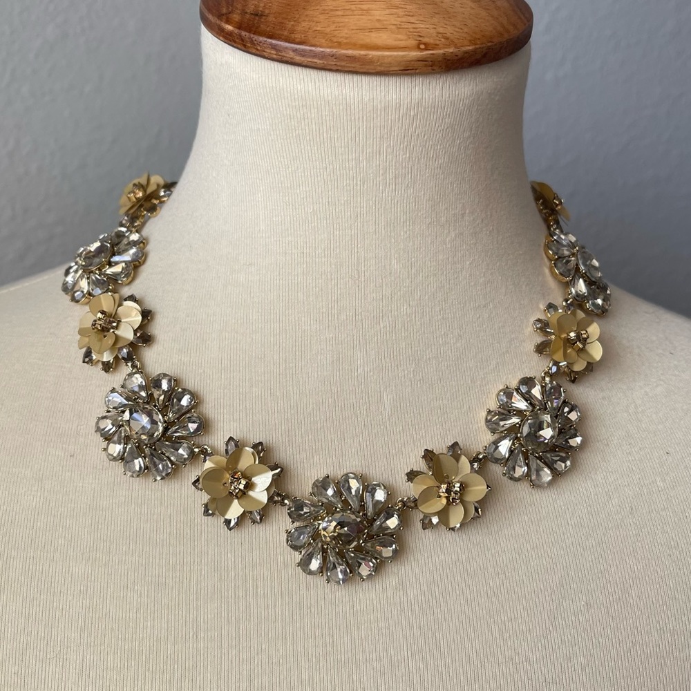 Ann Taylor Gold Metallic Floral Necklace NWT